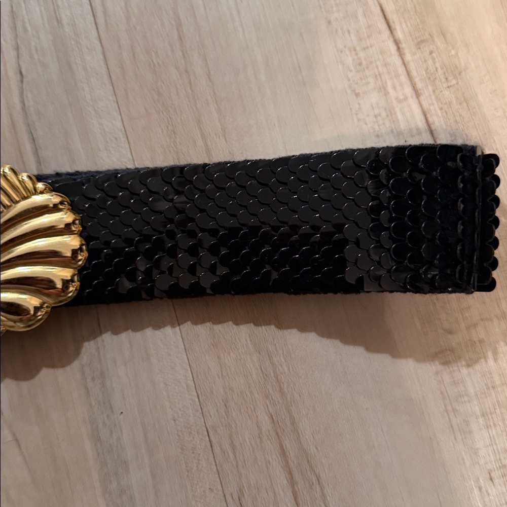 Vtg Black Fish Scaled Stretch Belt with Gold Swirl Buckle, Sz Xsmall/ Small - Picture 4 of 6